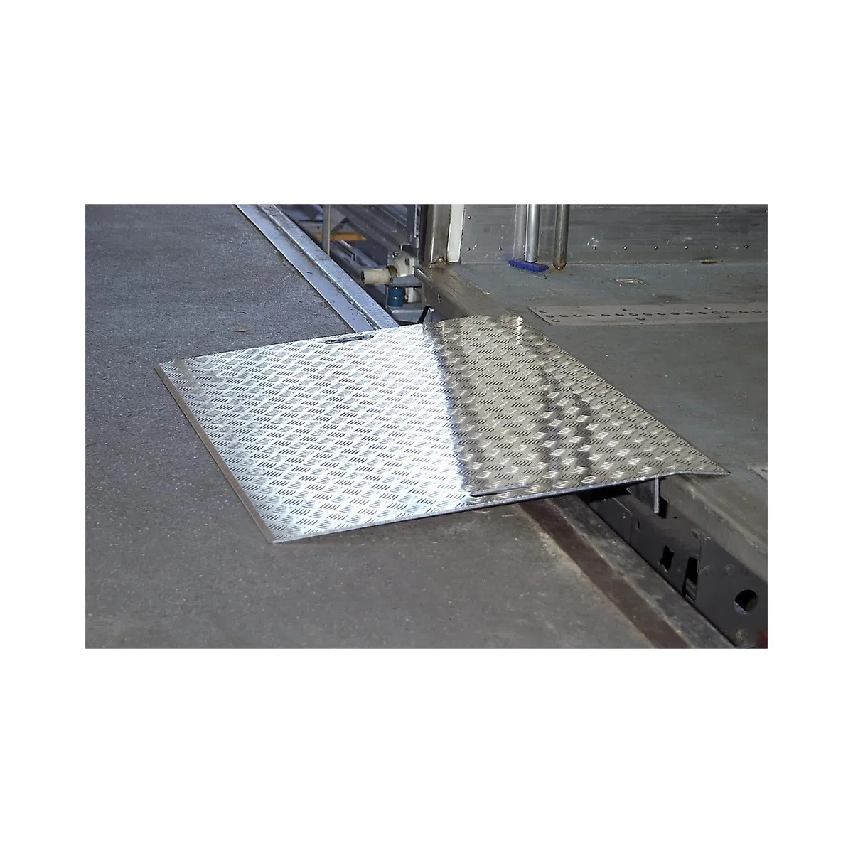 kaiserkraft | Überfahrbrücke | mobil | Tragfähigkeit 600 kg | Überfahrlänge 750 mm