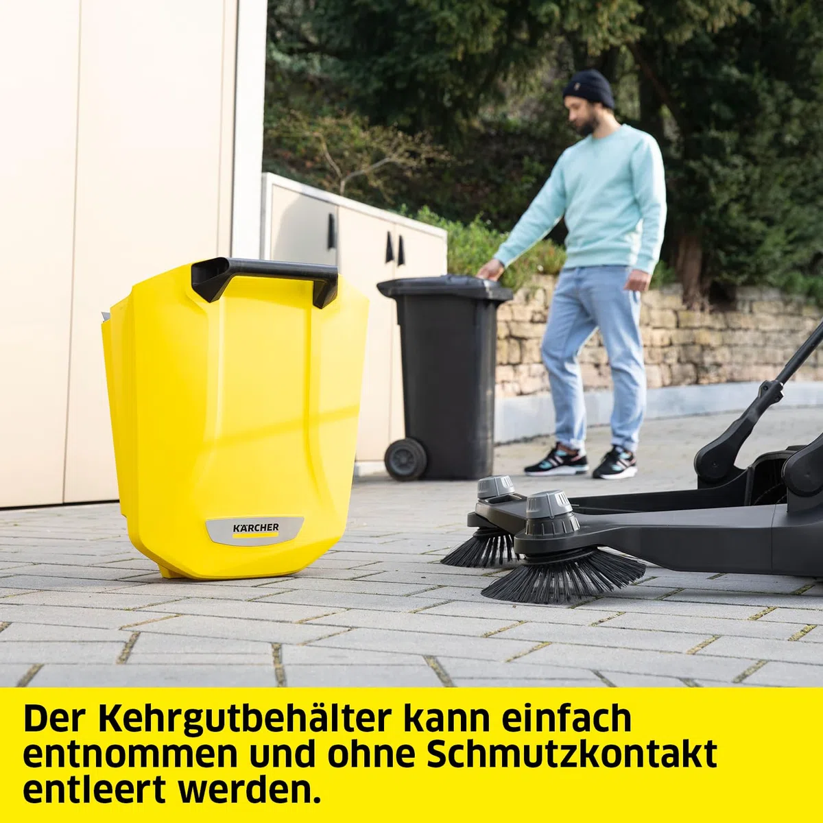 KÄRCHER Kehrmaschine S 6 Twin (Max. Flächenleistung: 2500 m²/h, 2 Seitenbesen, Kehrbehälter: 38 l, Arbeitsbreite: 860 mm, ergonomisch Schubbügel, selbststehender Kehrbehälter)