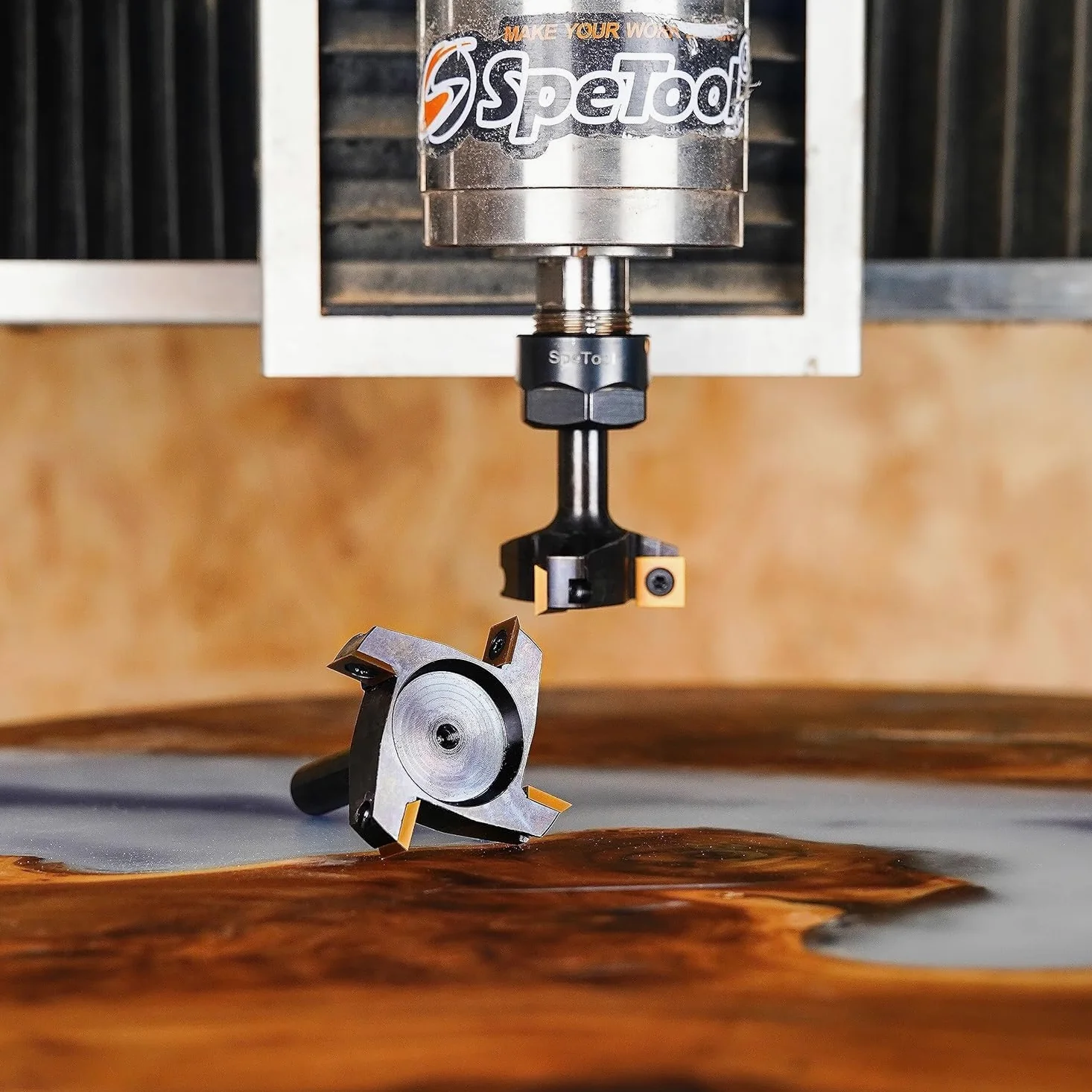 SpeTool Planfräser 8mm Schaft 38.1mm Schnittdurchmesser Planfräser mit 4 austauschbaren Hartmetallmessern (12mmx12mmx2,2mm) mit ATS Beschichtung 2+2 Wendeplatten CNC Fräser holz Flöten Oberflächenbit