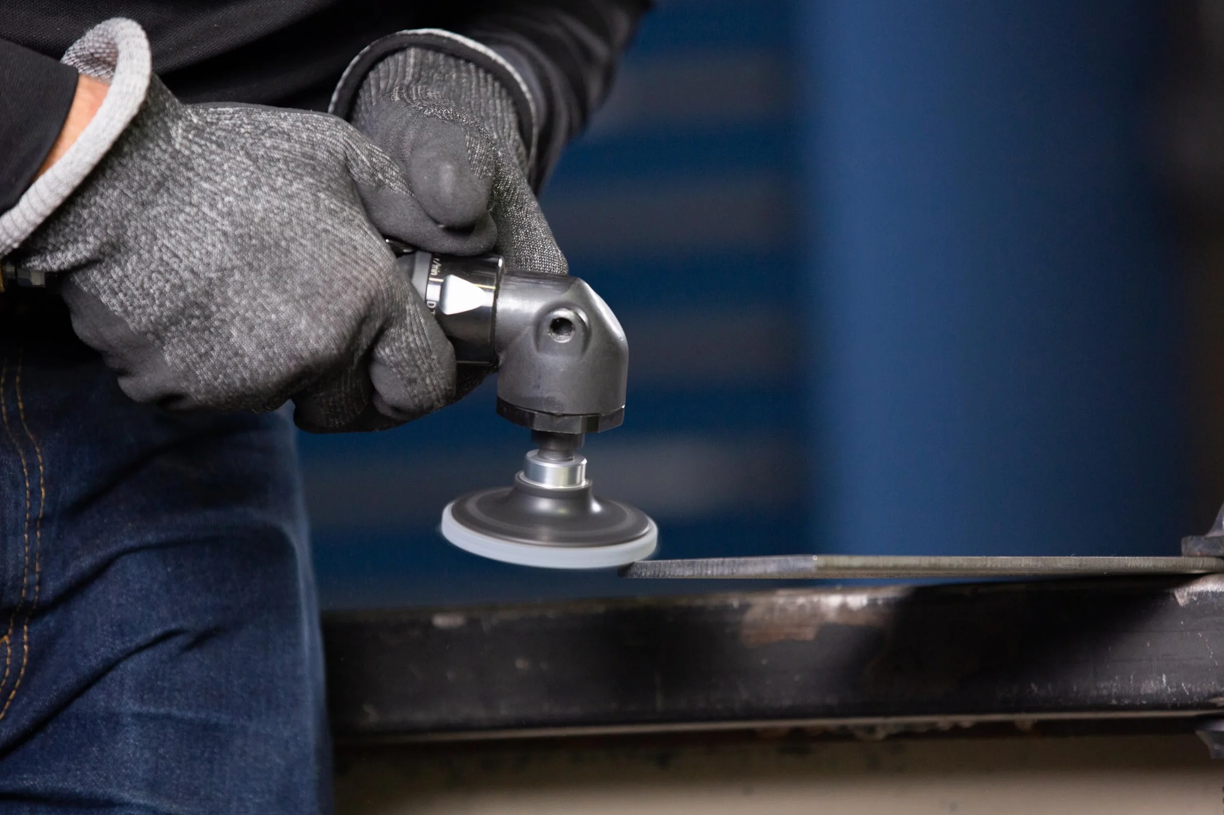 Scotch-Brite Roloc Deburr and Finish PRO Verpresste Kompaktscheibe DP-UR, TR, 76 mm x 6,35 mm, 8C CRS+