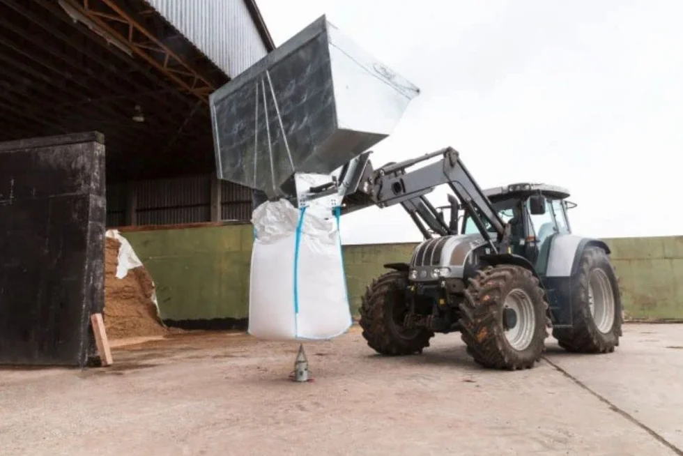 Kerbl BigBag Auslauf (zum einfachen und kontrollierten Entleeren von BigBags, integrierte Wiederhaken, Dosierhilfe) 29428