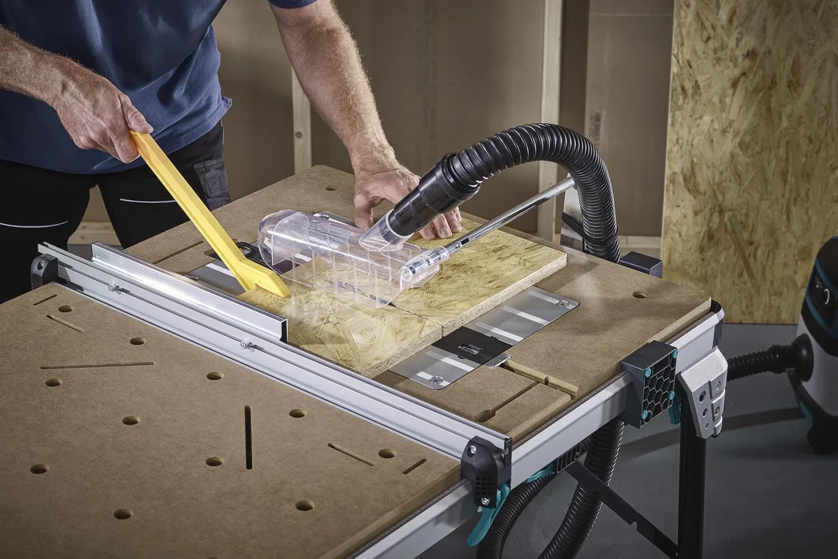 wolfcraft Master Cut 2600 - multifunktionaler mobiler Maschinentisch für Tischkreissäge, Stichsäge, Kapp- und Gehrungssäge, Arbeitsstation, Fräse und geführte Handkreissäge - klappbar - 6918000