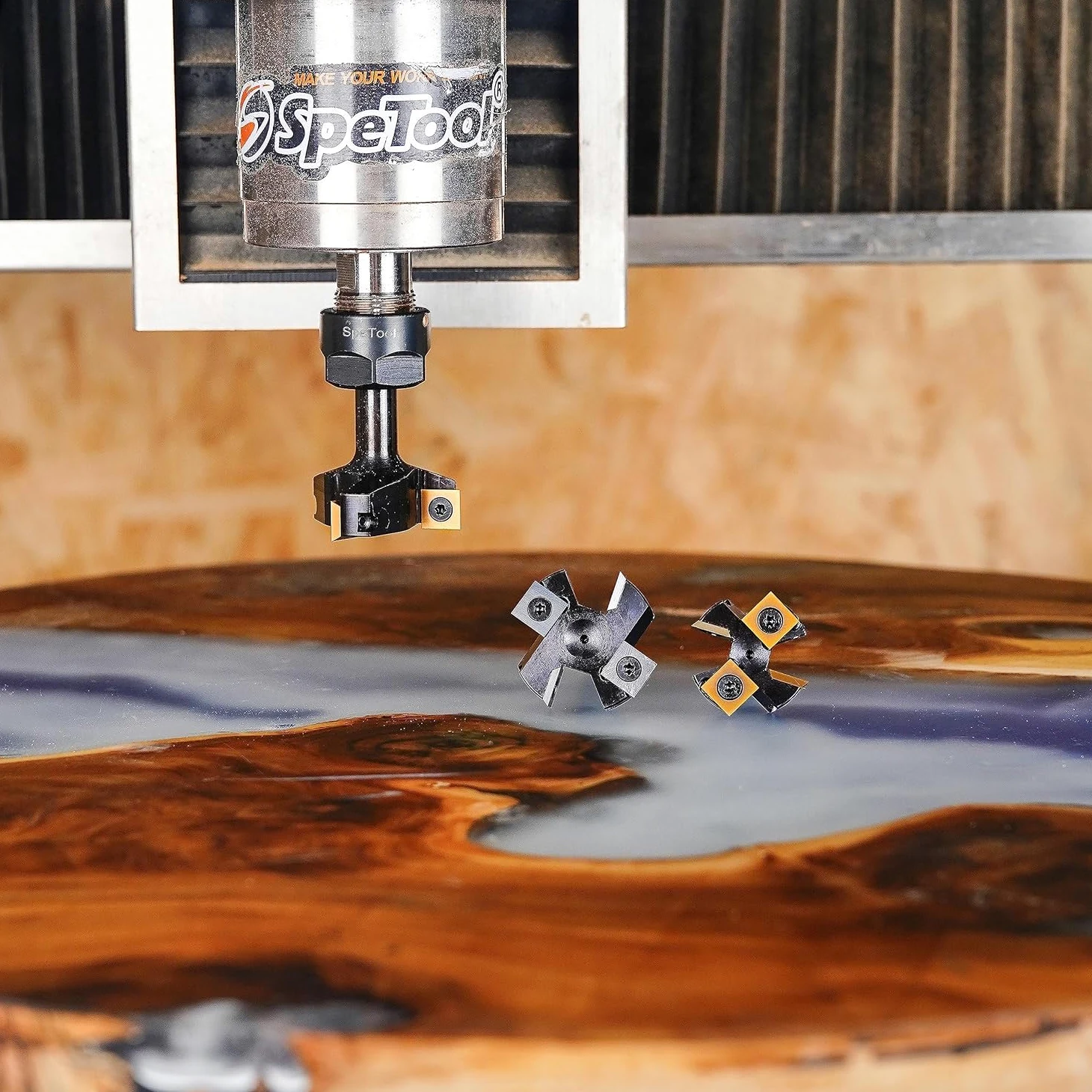 SpeTool Planfräser 8mm Schaft 38.1mm Schnittdurchmesser Planfräser mit 4 austauschbaren Hartmetallmessern (12mmx12mmx2,2mm) mit ATS Beschichtung 2+2 Wendeplatten CNC Fräser holz Flöten Oberflächenbit